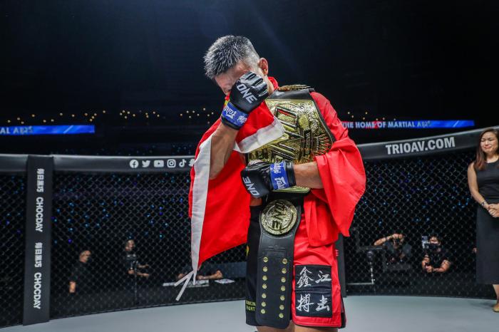 获胜后，唐凯泪洒现场。主办方供图。