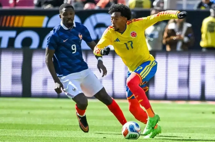 法国轮换阵容3-1大胜哥伦比亚展现足坛统治力