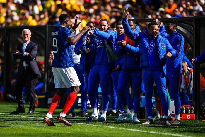 法国轮换阵容3-1大胜哥伦比亚展现足坛统治力