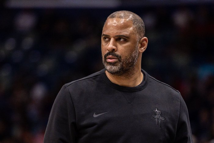 火箭双杀雄鹿豪取四连胜 申京谢泼德联手爆发