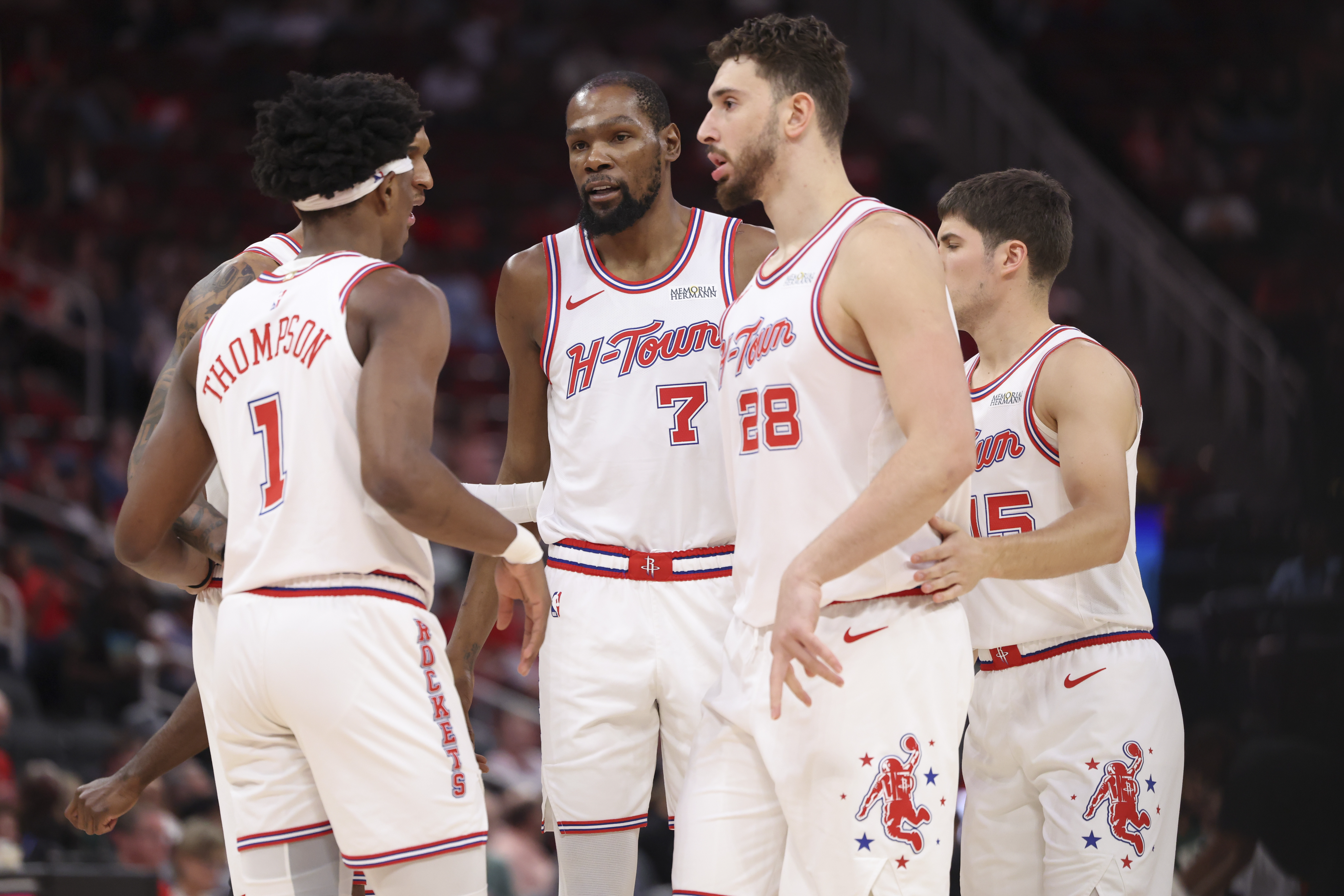 火箭双杀雄鹿豪取四连胜 申京谢泼德联手爆发